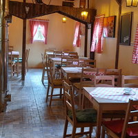 Tische vom Gasthaus zum Italo Steirer